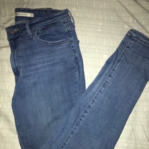 Women’s Levi’s 721 High Rise Skinny Jeans size 29